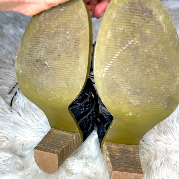 ⭐️ Steve Madden Delphine Gladiator Sandal ⭐️ - Picture 5 of 5